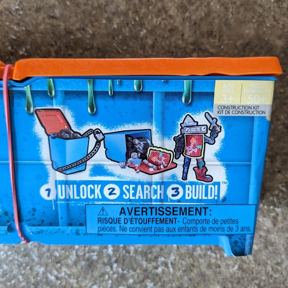 Hexbug Junk Bots dumpster construction kit age 3+ - Picture 10 of 11